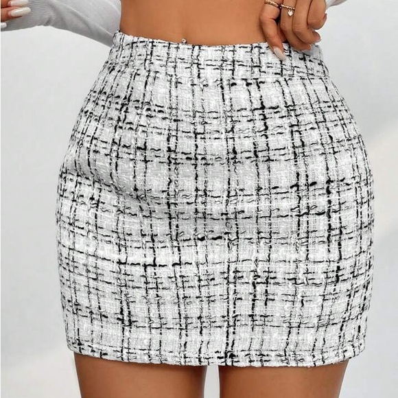SHEIN Dresses & Skirts - Chic Black and White Plaid Tweed Skirt size medium
